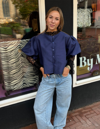 Puffy sleeve blouse